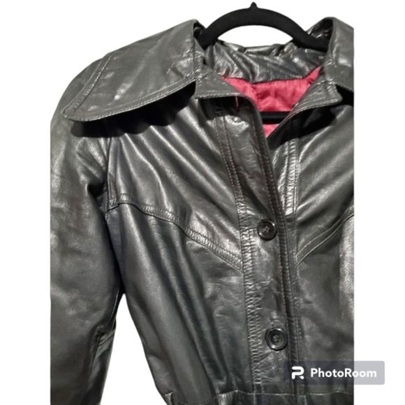 Vintage black Leather jacket, satin lining, midi lenth size small - Picture 3 of 6